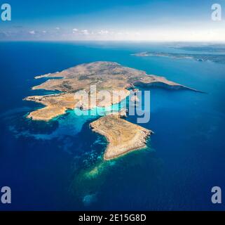 Comino Island (Malte), prise en novembre 2020, post-traitée par crochetage de l'exposition Banque D'Images