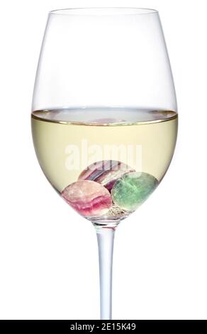 Sphères de vin conçues par Anna Rabinowicz pour RabLabs et Kim Crawford vins photographiés sur fond blanc Banque D'Images