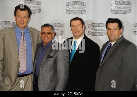 De gauche à droite : Nick Cassavetes, John Gotti Jr, John Travolta et Marc Fiore lors de la conférence de presse pour annoncer la diffusion de Fiore films pour « Gotti: Three Generations », sur la base de la vie de John Gotti, tenue à l'hôtel et tours Sheridan New York le 12 avril 2011. Photo par Graylock/ABACAPRESS.COM Banque D'Images