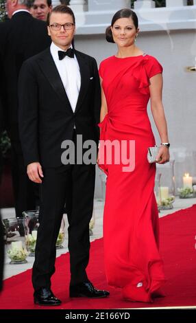 La princesse Crown Victoria de Suède et le prince Daniel, duc de Vastergotland, arrivent à l'hôtel Mandarin Oriental pour un dîner de gala organisé par la reine Elizabeth II de Grande-Bretagne à Londres, Royaume-Uni, le 28 avril 2011, à la veille du mariage royal. Le prince William de Grande-Bretagne épousera sa fiancée Kate Middleton à l'abbaye de Westminster à Londres le 29 avril 2011. Photo par ABACAPRESS.COM Banque D'Images