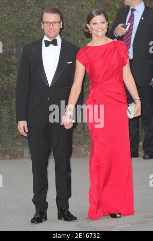 La princesse Crown Victoria de Suède et le prince Daniel, duc de Vastergotland, arrivent à l'hôtel Mandarin Oriental pour un dîner de gala organisé par la reine Elizabeth II de Grande-Bretagne à Londres, Royaume-Uni, le 28 avril 2011, à la veille du mariage royal. Le prince William de Grande-Bretagne épousera sa fiancée Kate Middleton à l'abbaye de Westminster à Londres le 29 avril 2011. Photo par ABACAPRESS.COM Banque D'Images