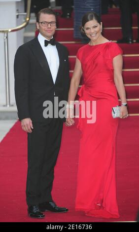 La princesse Crown Victoria de Suède et le prince Daniel, duc de Vastergotland, arrivent à l'hôtel Mandarin Oriental pour un dîner de gala organisé par la reine Elizabeth II de Grande-Bretagne à Londres, Royaume-Uni, le 28 avril 2011, à la veille du mariage royal. Le prince William de Grande-Bretagne épousera sa fiancée Kate Middleton à l'abbaye de Westminster à Londres le 29 avril 2011. Photo par ABACAPRESS.COM Banque D'Images