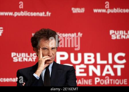 Jack Lang est photographié lors d'une journée consacrée au 30e anniversaire de l'élection du président français François Mitterrand, au Sénat, à Paris, le 06 mai 2011. Photo de Stephane Lemouton/ABACAPRESS.COM Banque D'Images