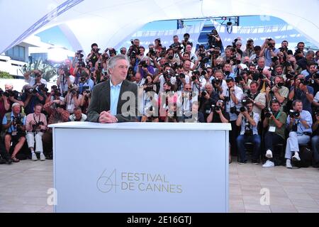 Le Président du jury du long métrage, l'acteur américain Robert de Niro (Président) posant à un photocall dans le cadre du 64ème Festival International du film de Cannes, à l'Hôtel Carlton à Cannes, dans le sud de la France, le 11 mai 2011. Photo de Hahn-Nebinger/ABACAPRESS.COM Banque D'Images