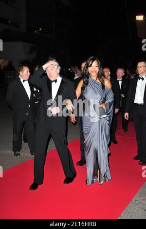 Robert de Niro et sa femme Grace Hightower arrivent pour le dîner de gala après la cérémonie d'ouverture du 64ème Festival international du film de Cannes, à l'Hôtel Majestic Barriere à Cannes, dans le sud de la France, le 11 mai 2011. Photo de Hahn-Nebinger/ABACAPRESS.COM Banque D'Images