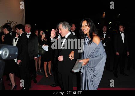 Robert de Niro et sa femme Grace Hightower arrivent pour le dîner de gala après la cérémonie d'ouverture du 64ème Festival international du film de Cannes, à l'Hôtel Majestic Barriere à Cannes, dans le sud de la France, le 11 mai 2011. Photo de Hahn-Nebinger/ABACAPRESS.COM Banque D'Images