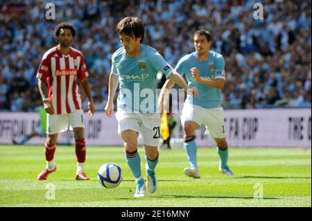 David Silva de Manchester City lors du match de football final de la coupe de football anglais FA, Manchester City contre Stoke City, au stade Wembley, Londres, Angleterre, le 14 mai 2011. Manchester City a gagné XX. Photo de Henri Szwarc/ABACAPRESS.COM Banque D'Images