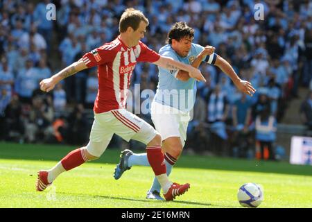 Carlos Tevez de Manchester City lors du match de football final de la coupe de football de la FA anglaise, Manchester City contre Stoke City, au stade Wembley, Londres, Angleterre, le 14 mai 2011. Manchester City a gagné XX. Photo de Henri Szwarc/ABACAPRESS.COM Banque D'Images