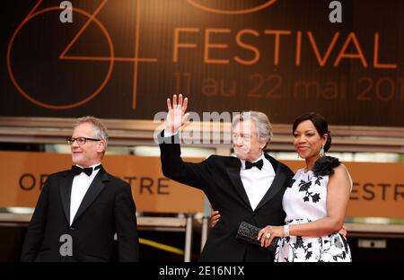 Robert de Niro et sa femme Grace Hightower arrivent pour la projection de 'Pirates des Caraïbes: On Stranger Tides' présentés hors compétition dans le cadre du 64ème Festival International du film de Cannes, au Palais des Festivals à Cannes, dans le sud de la France, le 14 mai 2011. Photo de Hahn-Nebinger-Genin/ABACAPRESS.COM Banque D'Images