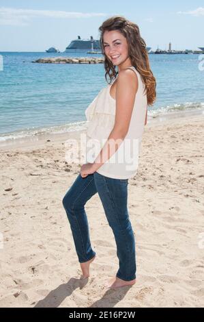 Allie Haze (Emmanuelle 3D) pose lors du 64ème Festival International du film de Cannes, qui s'est tenu à la plage Majestic à Cannes, dans le sud de la France, le 15 mai 2011. Photo de Nicolas Genin/ABACAPRESS.COM Banque D'Images