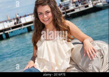 Allie Haze (Emmanuelle 3D) pose lors du 64ème Festival International du film de Cannes, qui s'est tenu à la plage Majestic à Cannes, dans le sud de la France, le 15 mai 2011. Photo de Nicolas Genin/ABACAPRESS.COM Banque D'Images