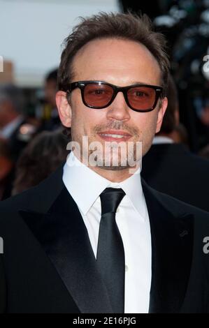 Vincent Perez arrive pour la projection de "l'artiste" présenté en compétition dans la section des longs métrages dans le cadre du 64ème Festival International du film de Cannes, au Palais des Festivals de Cannes, dans le sud de la France, le 15 mai 2011. Photo de Nicolas Genin/ABACAPRESS.COM Banque D'Images