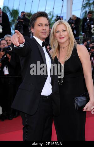 Rob Lowe et Sheryl Berkoff arrivent pour la projection du film "l'arbre de la vie" présenté en compétition dans la section des longs métrages dans le cadre du 64ème Festival International du film de Cannes, au Palais des Festivals à Cannes, dans le sud de la France, le 16 mai 2011. Photo de Hahn-Nebinger-Genin/ABACAPRESS.COM Banque D'Images