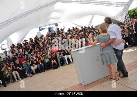 Jodie Foster et Mel Gibson à un photocall pour le film "The Beaver présenté en compétition dans la section des longs métrages dans le cadre du 64ème Festival International du film de Cannes, au Palais des Festivals à Cannes, dans le sud de la France, le 18 mai 2011. Photo de Hahn-Nebinger-Genin/ABACAPRESS.COM Banque D'Images