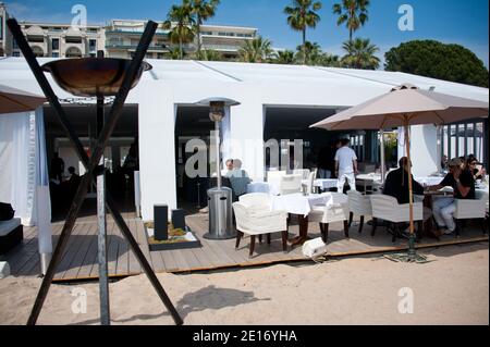 Ambiance autour du thème Orange lors du 64ème Festival de Cannes, France, le 19 mai 2011. Photo de Nicolas Genin/ABACAPRESS.COM Banque D'Images