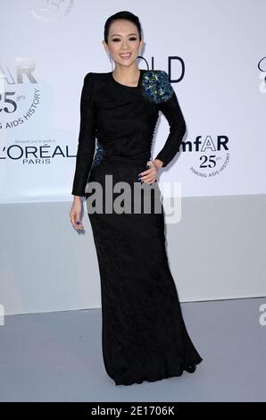 Zhang Ziyi arrive pour le gala annuel du Cinéma contre le SIDA de l'amfAR qui s'est tenu à l'Hôtel du Cap Eden Roc à Antibes, dans le sud de la France, le 19 mai 2011, dans le cadre du 64ème Festival international du film de Cannes. Photo de Hahn-Nebinger-Genin/ABACAPRESS.COM Banque D'Images
