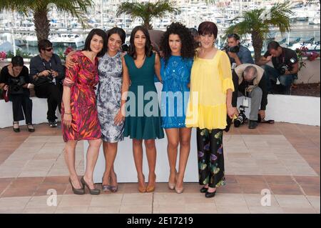 (G-D) Hiam Abbas, Hafsia Herzi, Leila Bekhti, Sabrina Ouazani et Biyouna lors d'une photo pour le film 'The Source' (titre original : 'La Source des femmes') présenté en compétition dans la section longs métrages dans le cadre du 64ème Festival international du film de Cannes, au Palais des Festivals de Cannes, dans le sud de la France, le 21 mai 2011. Photo de Hahn-Nebinger-Genin/ABACAPRESS.COM Banque D'Images