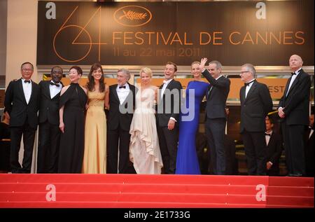 Membres du jury, Uma Thurman Robert de Niro , Jude Law arrivant pour la projection du film "les biens-aimes" lors du 64ème Festival International de Cannes, au Palais des Festivals de Cannes, dans le sud de la France, le 22 mai 2011. Photo de Hahn-Nebinger-Genin/ABACAPRESS.COM Banque D'Images