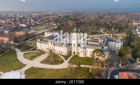 Phooto aérien du château des Festetics à Keszthely, Hongrie Banque D'Images