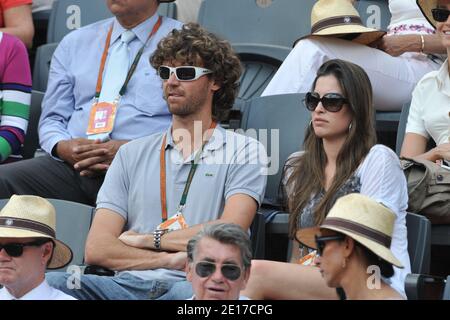 Gustavo Kuerten participe à l'Open de tennis français 2011 à l'arène Roland Garros de Paris, France, le 3 juin 2011. Photo de Thierry Orban/ABACAPRESS.COM Banque D'Images