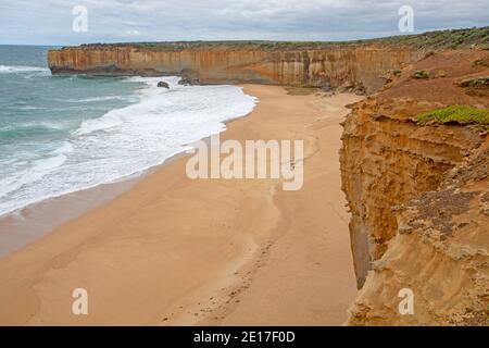 Plage au London Bridge sur la Great Ocean Road Banque D'Images