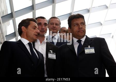 Président français Nicolas Sarkozy, syndicat des agriculteurs français (FNSEA) Xavier Beulin, directeur du syndicat des jeunes agriculteurs Jean-Michel Schaeffer et ministre français de l'agriculture, de l'alimentation, de la pêche, des affaires rurales et de l'aménagement du territoire (développement régional) Bruno le Maire participe à la conférence du Syndicat des agriculteurs français (FNSEA) sur l'agriculture réunissant 120 organisations agricoles de 75 pays au siège de l'OCDE à Paris, France, le 16 juin 2011. Photo de Ludovic/Pool/ABACAPRESS.COM Banque D'Images