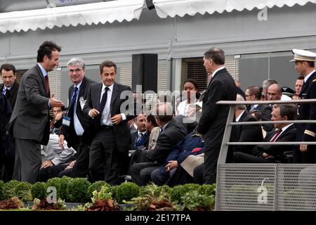 Le président français Nicolas Sarkozy visite le 49e salon International de l'Air de Paris au Bourget, près de Paris, le 20 juin 2011. Photo de Stephane Lemouton/ABACAPRESS.COM Banque D'Images