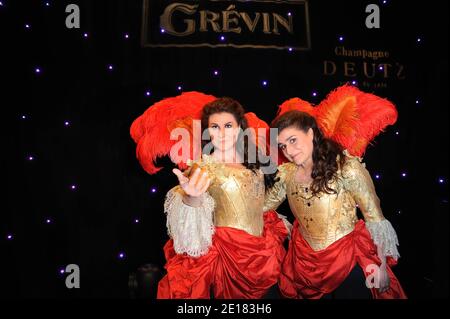 Cecilia Bartoli dévoile son personnage de cire au Musée Grévin de Paris, France, le 28 juin 2011. Photo de Giancarlo Gorassini/ABACAPRESS.COM Banque D'Images