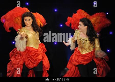 Cecilia Bartoli dévoile son personnage de cire au Musée Grévin de Paris, France, le 28 juin 2011. Photo de Giancarlo Gorassini/ABACAPRESS.COM Banque D'Images