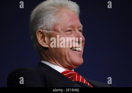 Le président Bill Clinton a ouvert la Clinton Global Initiative (CGI) America au Sheraton Chicago Hotel & Towers de Chicago, Illinois, États-Unis, le 29 juin 2011. Plus de 700 dirigeants d'entreprises, de sociétés à but non lucratif et de tous les ordres de gouvernement ont participé à cette réunion de deux jours, qui est le premier événement à se concentrer exclusivement sur la création d'emplois et la croissance économique aux États-Unis. Photo de Cindy Barrymore/ABACAPRESS.COM Banque D'Images