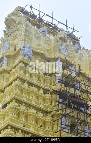 Vue du temple de Chamundeshwari à Mysore, Karnataka Banque D'Images