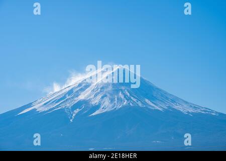 Vue rapprochée du Mont Fuji à Yamanachi, Japon. Banque D'Images
