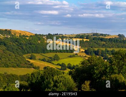 Vue sur la campagne près de Wirksworth dans le Derbyshire Dales partie du Peak District England UK en été. Banque D'Images