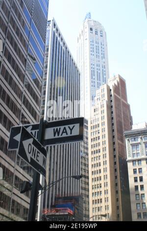 panneau aller simple dans deux directions au quartier financier de manhattan new york Banque D'Images