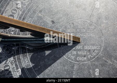 Sundial dans les jardins botaniques de Christchurch, Nouvelle-Zélande Banque D'Images