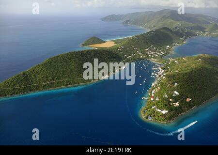 Îles Vierges britanniques, 2017/05/18: Tortola, île principale de l'archipel. Anchorage et Soper's Hole Settlement. Reproduction dans les magazines nautiques Banque D'Images