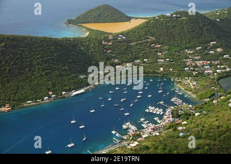 Îles Vierges britanniques, 2017/05/18: Tortola, île principale de l'archipel. Anchorage et Soper's Hole Settlement. Reproduction dans les magazines nautiques Banque D'Images