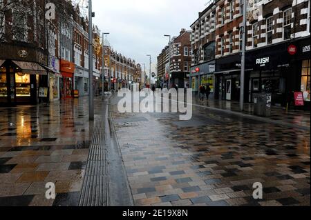 Londres, Royaume-Uni, 5 janvier 2021 St John's Road SW11 normalement animé Clapham Junction calme sous verrouillage. Credit: JOHNNY ARMSTEAD/Alamy Live News Banque D'Images