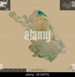 Jiangsu, province de Chine. Imagerie satellite Sentinel-2. Forme isolée sur un arrière-plan solide avec des superpositions informatives. Contient Copernic S modifié Banque D'Images