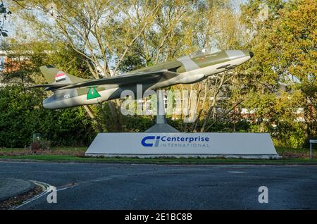 Basingstoke, Royaume-Uni - 6 novembre 2020 : vue de l'avion de chasse-avions Hawker Hunter exposé devant les bureaux de l'entrepreneur de défense CEnterprise Inter Banque D'Images