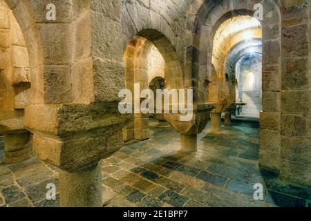 Crypte du XIe siècle du monastère de San Salvador de Leyre, Navarre, Espagne. Banque D'Images