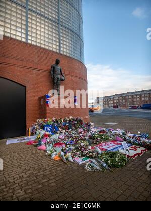 Glasgow, Écosse, Royaume-Uni. 3 janvier 2021: Les gens de la région, la famille, les fans et les amis se rappellent les fans qui sont malheureusement morts. Il y a 50 ans à la catastrophe d'Ibrox en 1971. Banque D'Images