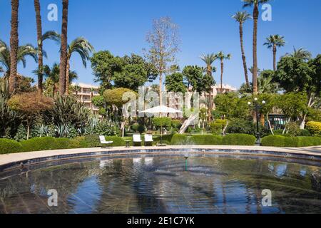 Égypte, Louxor, jardin à l'Hôtel Winter Palace Banque D'Images