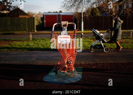 Loughborough, Leicestershire, Royaume-Uni. 6 janvier 2021. L'équipement d'exercice extérieur est fermé pendant le troisième confinement national de Covid-19. Credit Darren Staples/Alay Live News. Banque D'Images