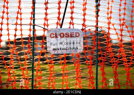 Loughborough, Leicestershire, Royaume-Uni. 6 janvier 2021. L'équipement d'exercice extérieur est fermé pendant le troisième confinement national de Covid-19. Credit Darren Staples/Alay Live News. Banque D'Images