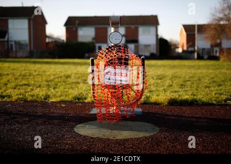 Loughborough, Leicestershire, Royaume-Uni. 6 janvier 2021. L'équipement d'exercice extérieur est fermé pendant le troisième confinement national de Covid-19. Credit Darren Staples/Alay Live News. Banque D'Images