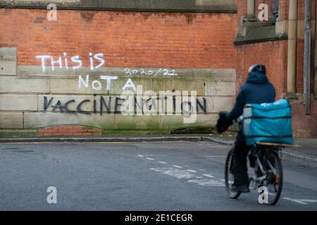 Manchester, Royaume-Uni. 6 janvier 2021. Scènes dans le centre de Manchester que le pays entre dans un troisième verrouillage national face au coronavirus. Banque D'Images