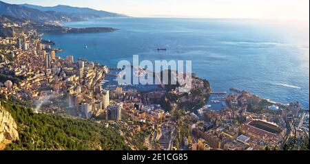 Principauté de Monaco vue aérienne panoramique sur la côte, gratte-ciels de la Côte d'Azur Banque D'Images