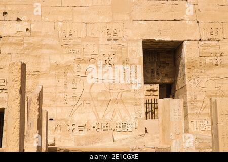 Égypte, Louxor, Cisjordanie, le temple de Ramesses 111 à Medinet Habu Banque D'Images