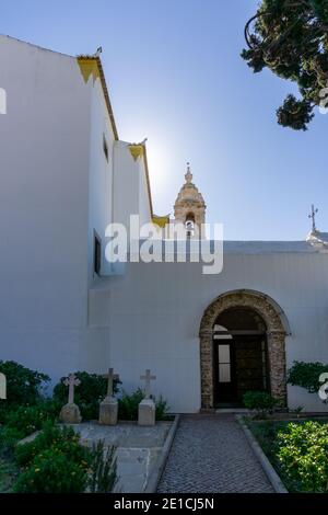 Faro, Portugal - 31 décembre 2020 : vue sur l'église Igreja do Carmo de Faro Banque D'Images